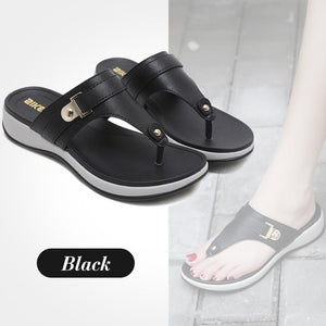 Comfortable Beach Sandals & Toe Clip Slippers