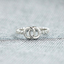 Load image into Gallery viewer, Forever Linked Interlocking Ring