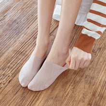 Load image into Gallery viewer, Invisible Ice Silk Breathable Socks